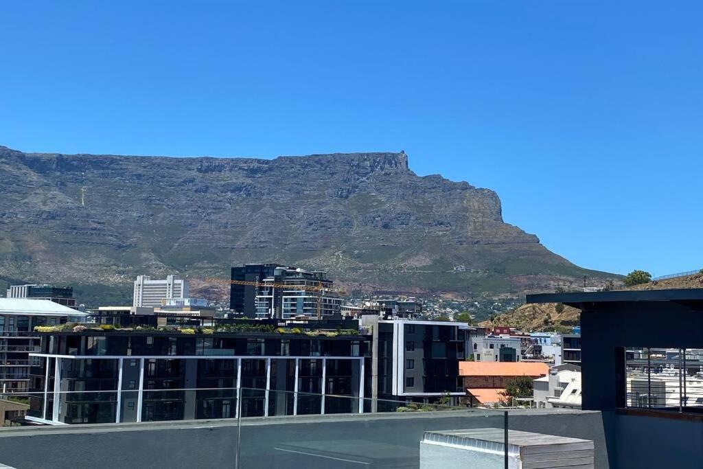 Modern Apartment In The Docklands, De Waterkant, Cape Town Stunning Views, Gorgeous Pool Deck Exterior photo
