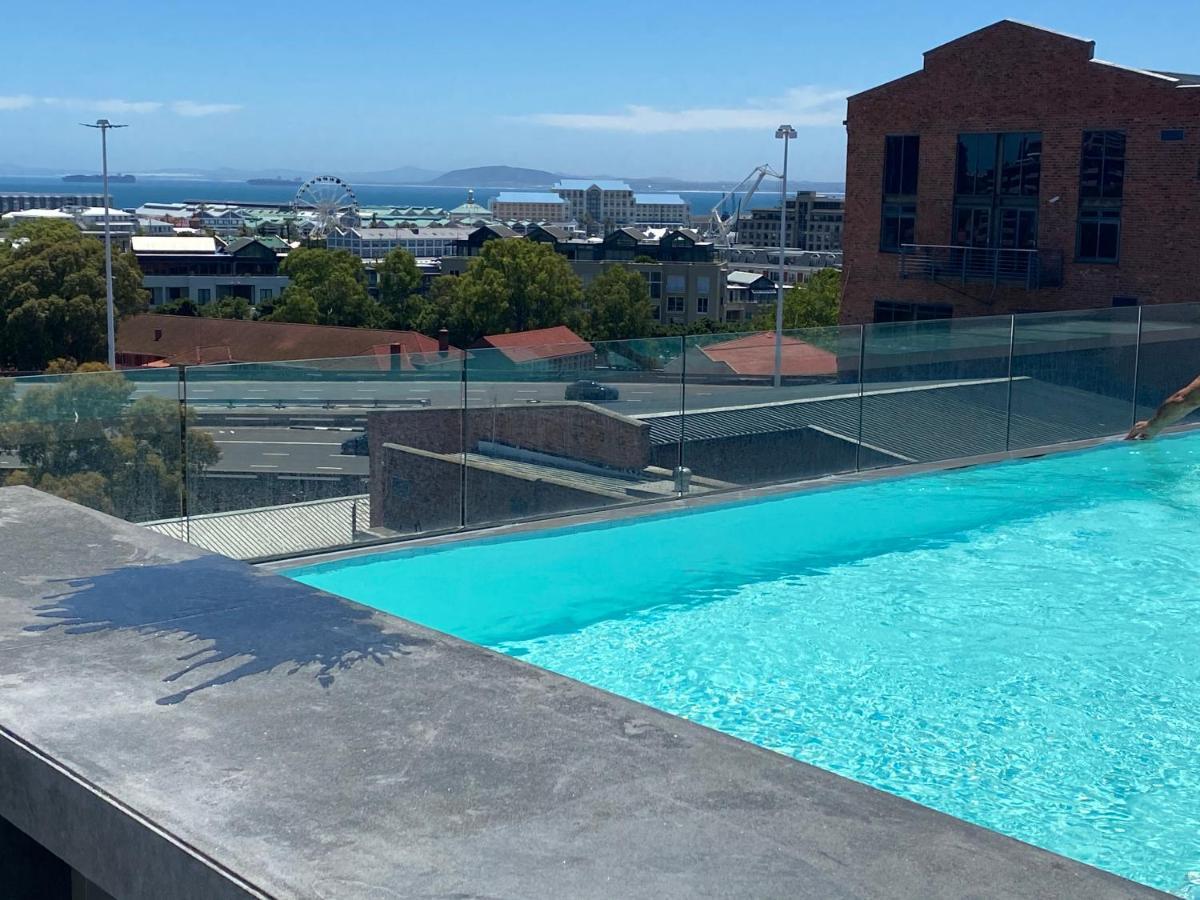 Modern Apartment In The Docklands, De Waterkant, Cape Town Stunning Views, Gorgeous Pool Deck Exterior photo
