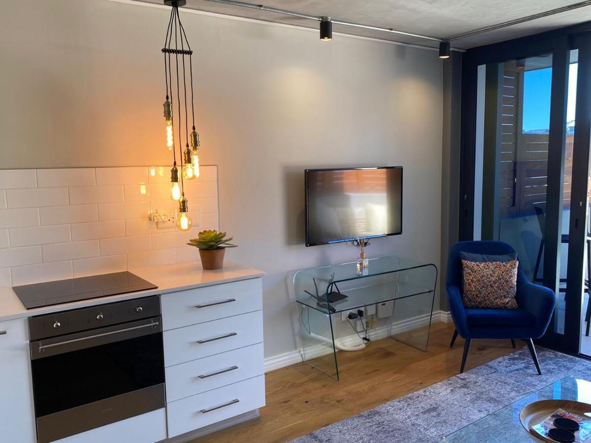 Modern Apartment In The Docklands, De Waterkant, Cape Town Stunning Views, Gorgeous Pool Deck Exterior photo