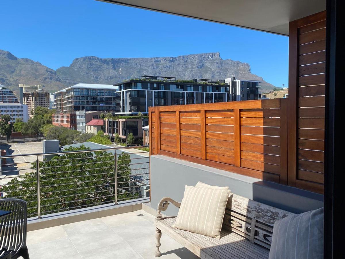 Modern Apartment In The Docklands, De Waterkant, Cape Town Stunning Views, Gorgeous Pool Deck Exterior photo