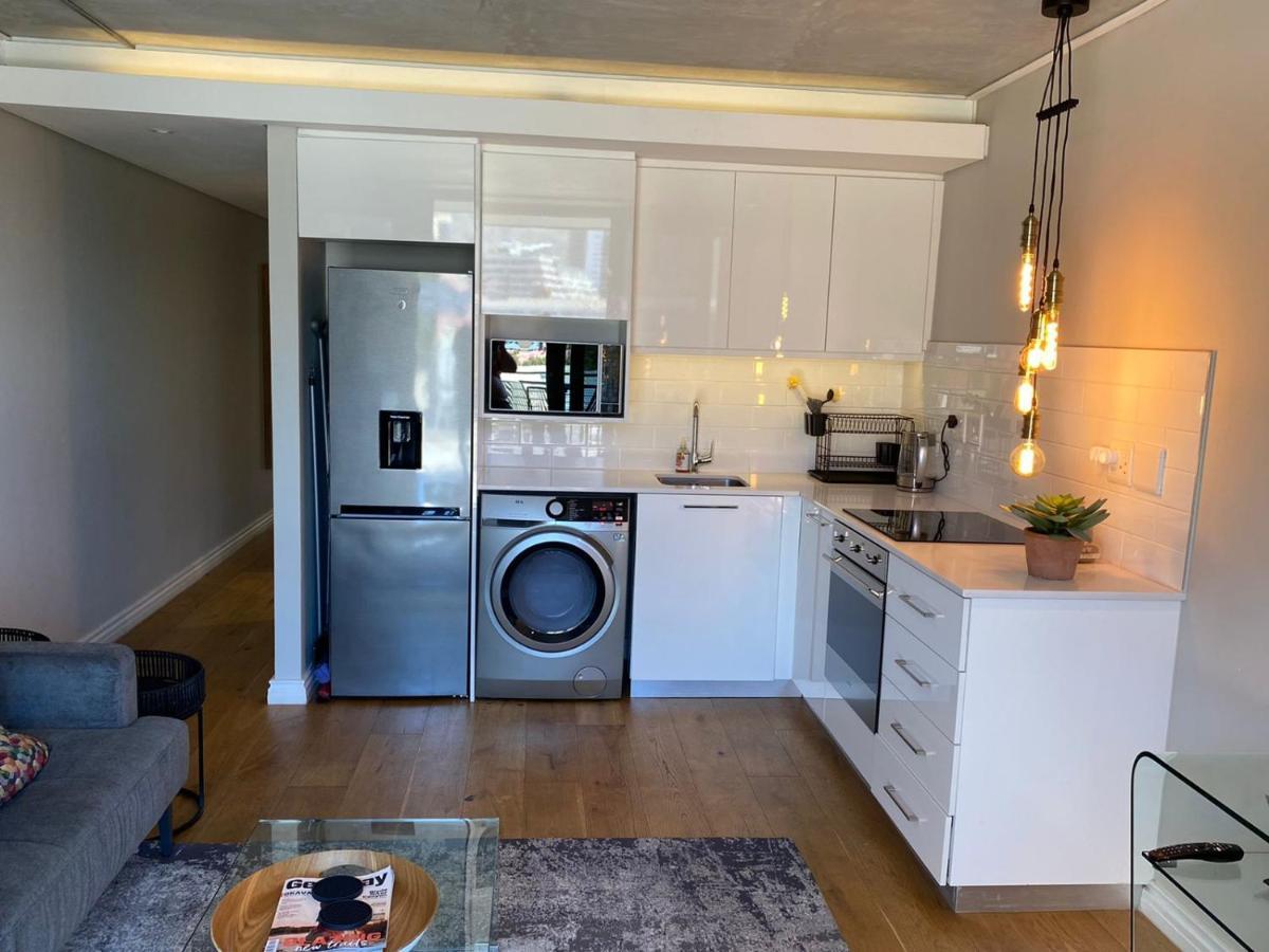 Modern Apartment In The Docklands, De Waterkant, Cape Town Stunning Views, Gorgeous Pool Deck Exterior photo
