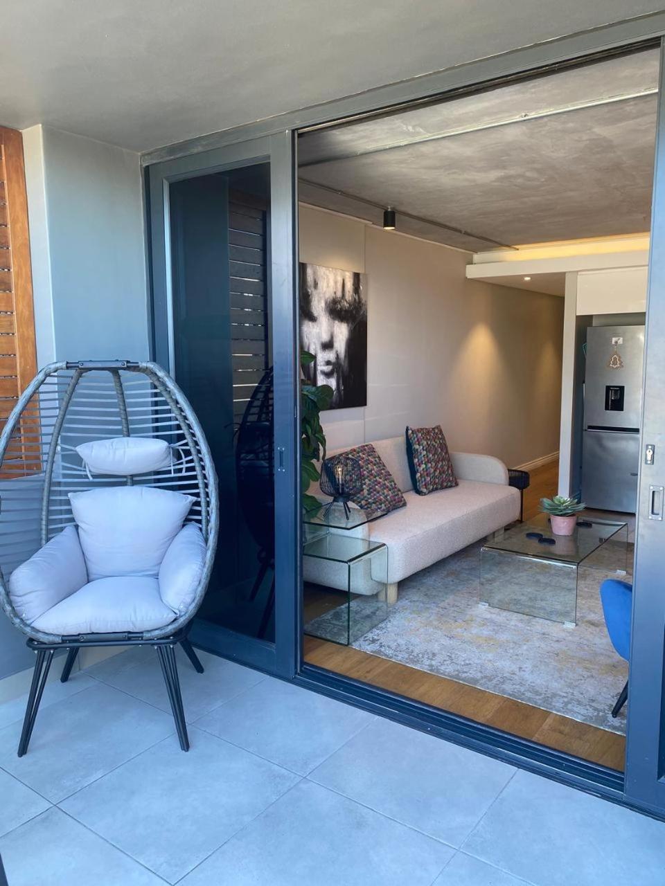 Modern Apartment In The Docklands, De Waterkant, Cape Town Stunning Views, Gorgeous Pool Deck Exterior photo